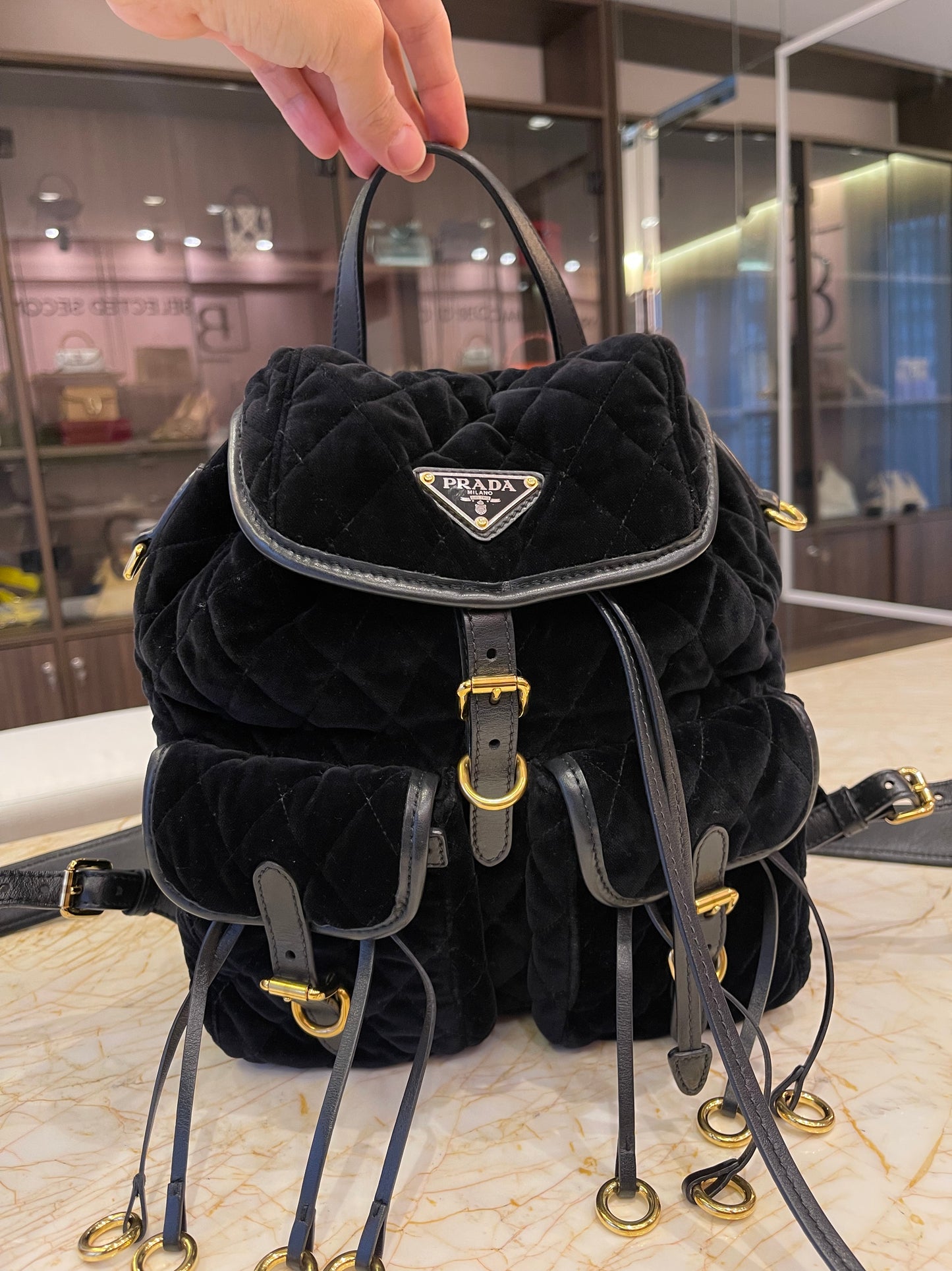 Mochila Prada Cousaire Velvet Preto