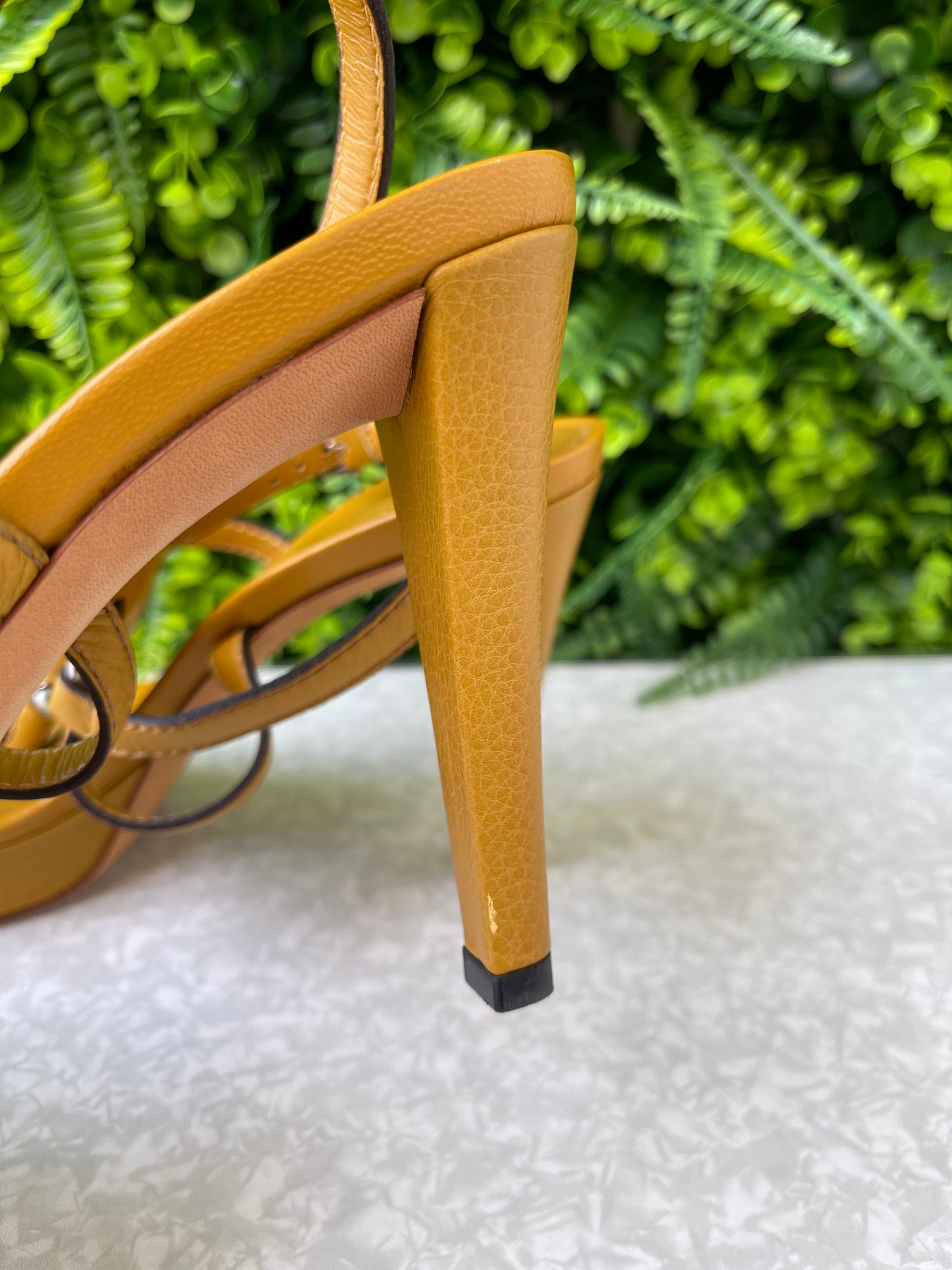Sandália Gucci Couro Marrom