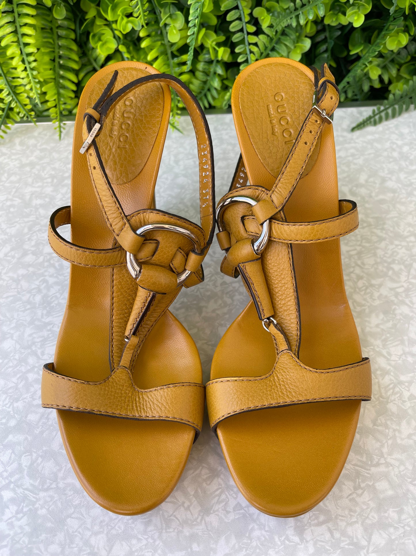 Sandália Gucci Couro Marrom