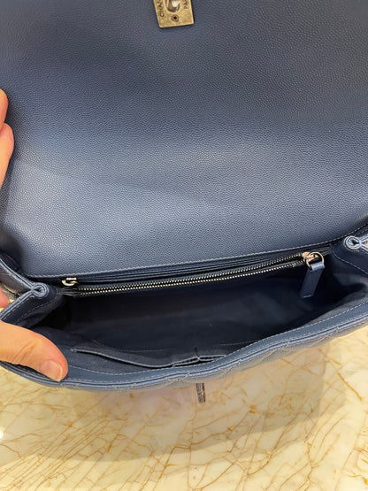 Chanel Coco Top Handle Média em Couro Caviar Azul