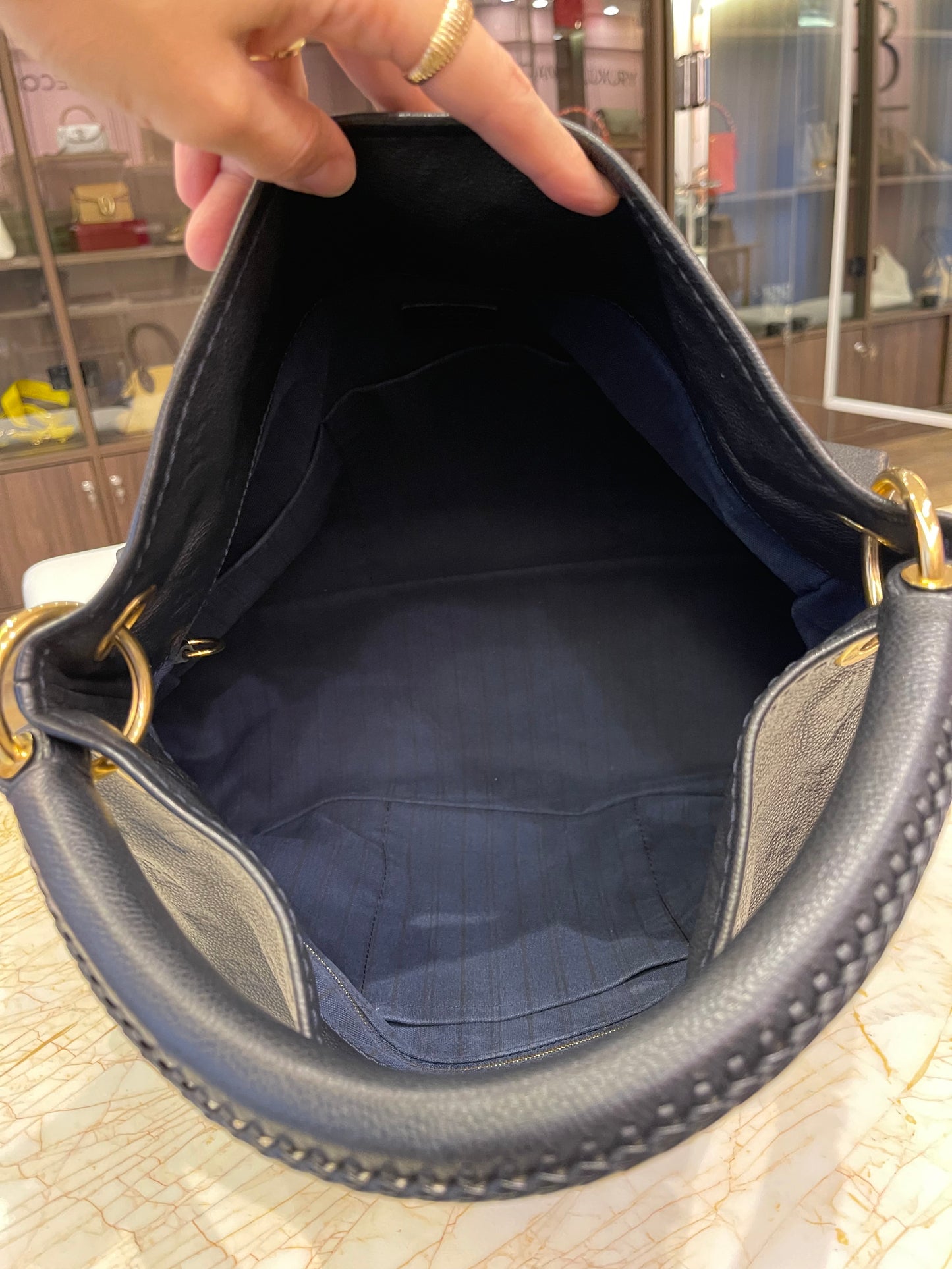 Louis Vuitton Artsy MM Azul Marinho