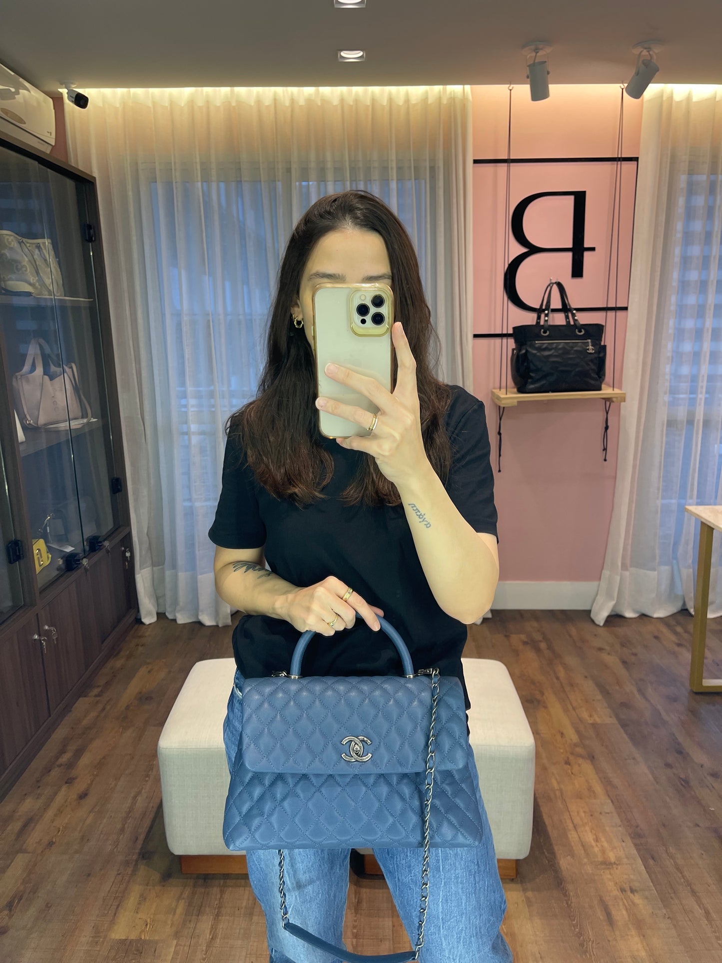 Chanel Coco Top Handle Média em Couro Caviar Azul