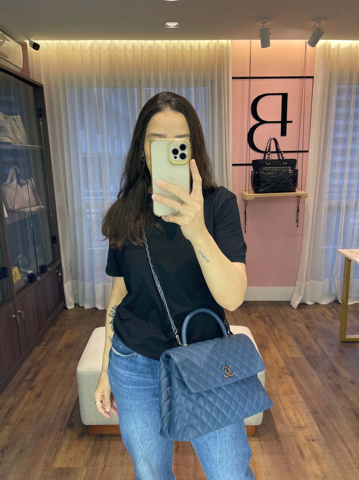 Chanel Coco Top Handle Média em Couro Caviar Azul