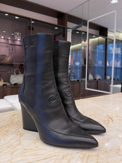 Bota Salvatore Ferragamo Marineo Couro Preto