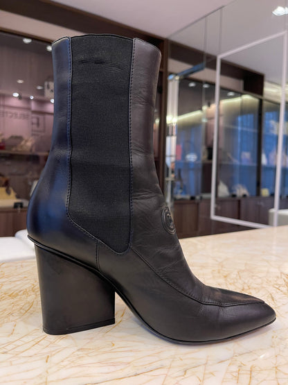 Bota Salvatore Ferragamo Marineo Couro Preto