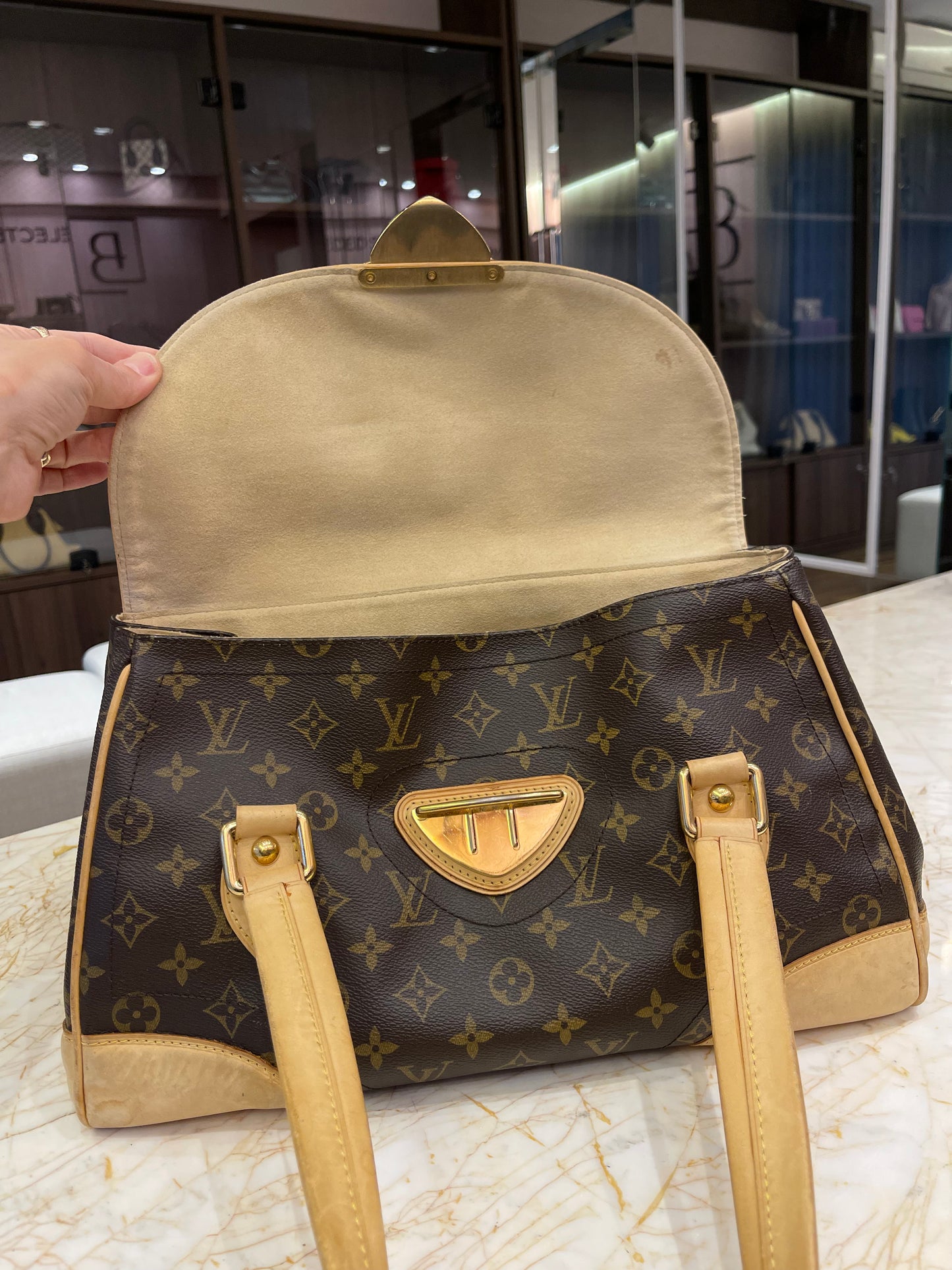 Louis Vuitton Beverly GM Monograma
