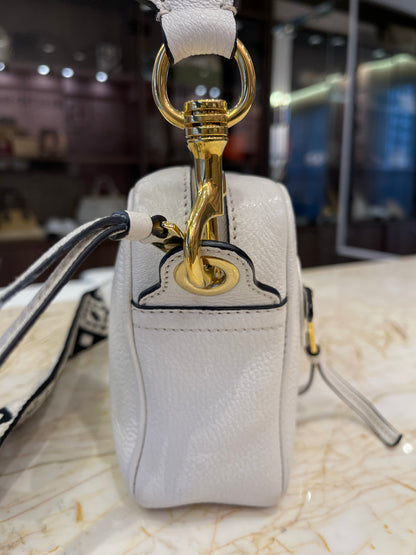 Miu Miu Madras Camera Bag em Couro Branco