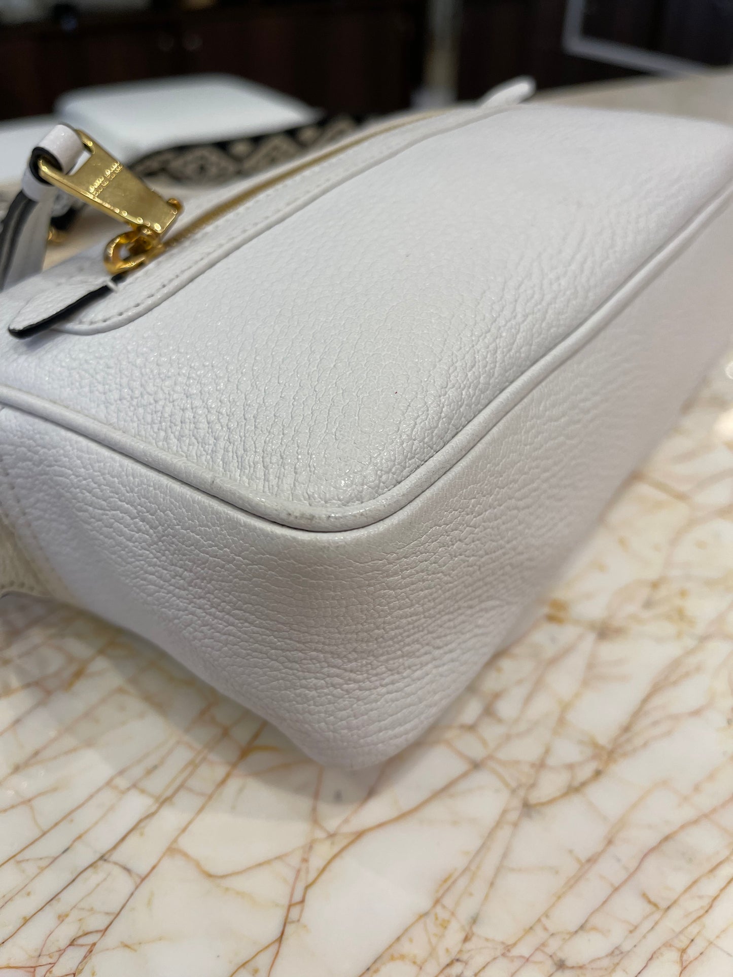 Miu Miu Madras Camera Bag em Couro Branco
