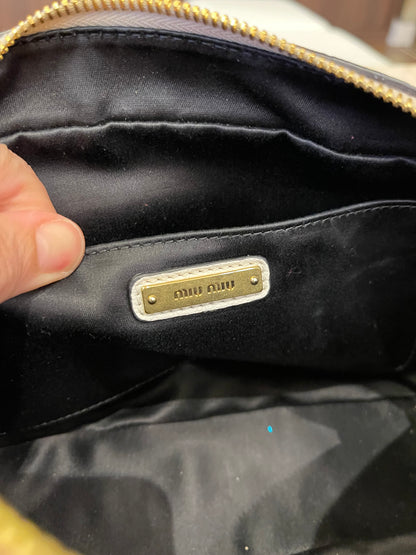 Miu Miu Madras Camera Bag em Couro Branco