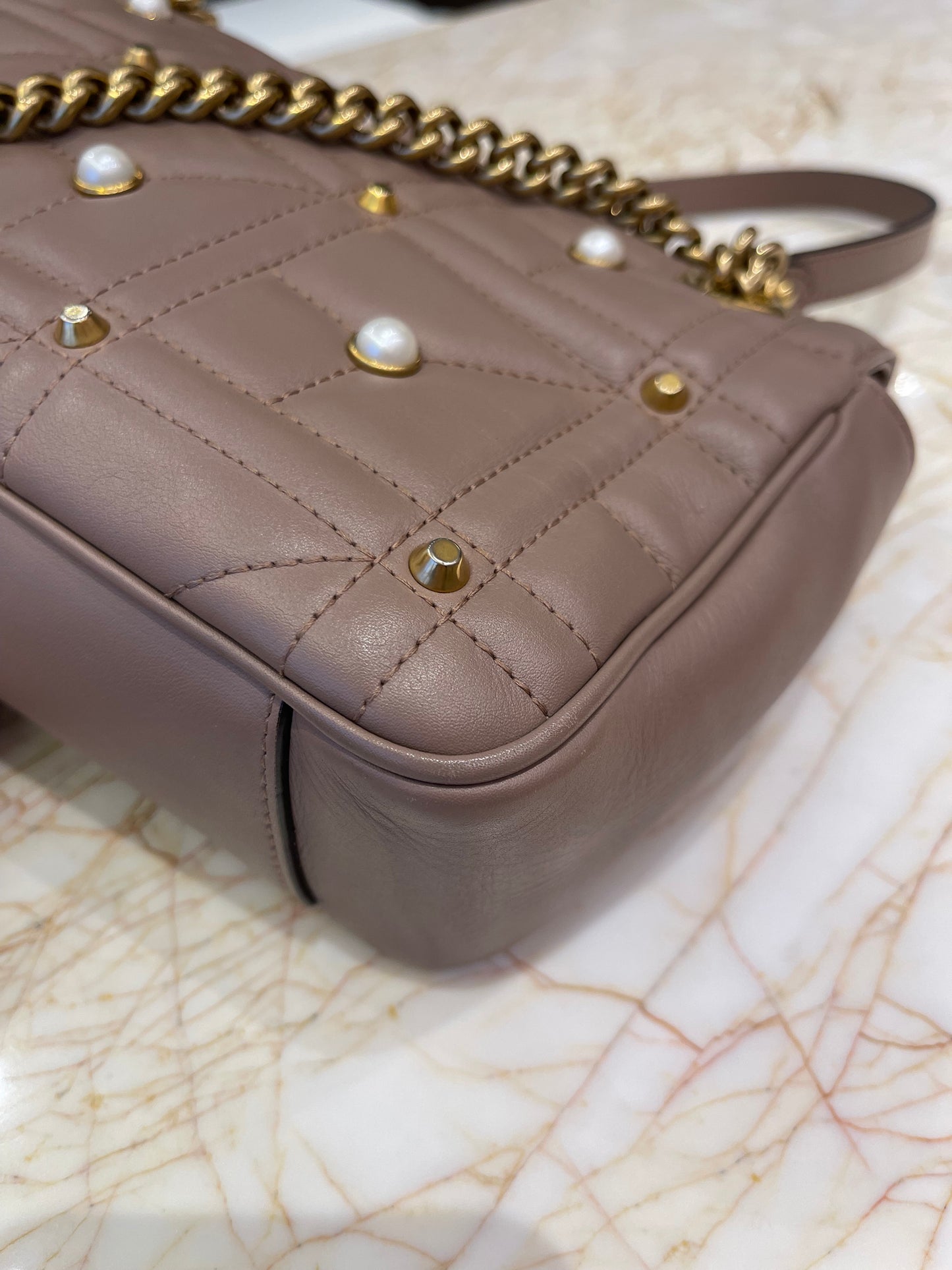 Gucci GG Marmont Pérolas Capuccino