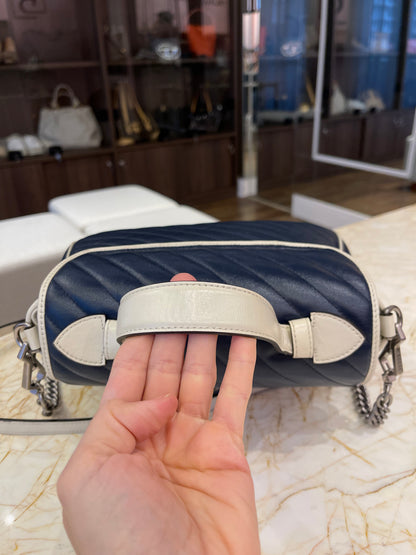 Gucci GG Marmont Matelassê Azul Marinho