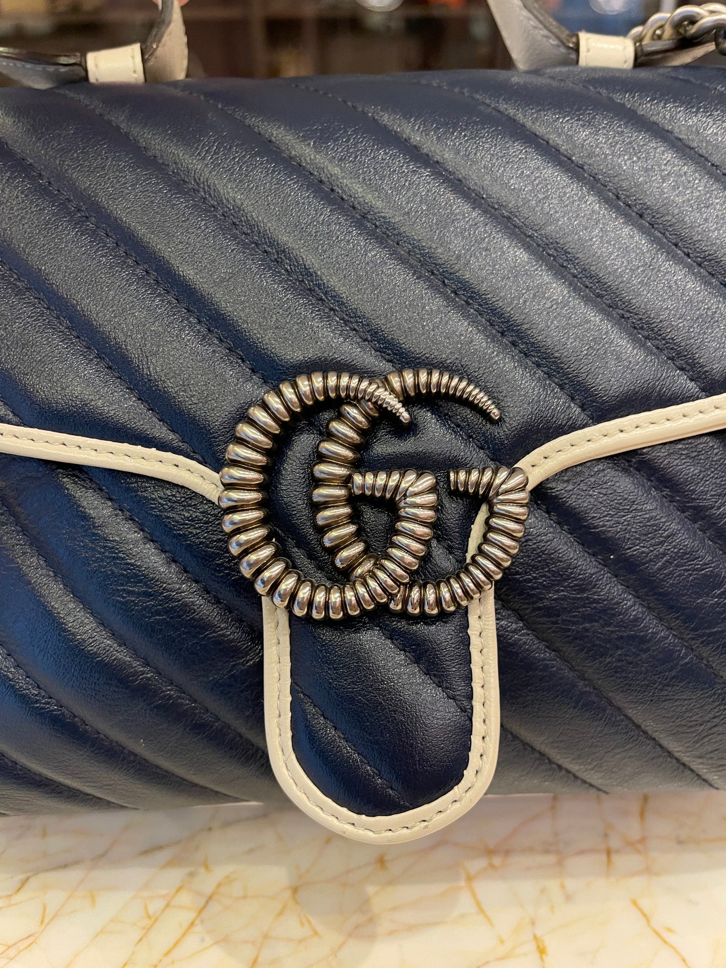 Gucci GG Marmont Matelassê Azul Marinho