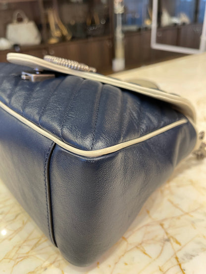 Gucci GG Marmont Matelassê Azul Marinho