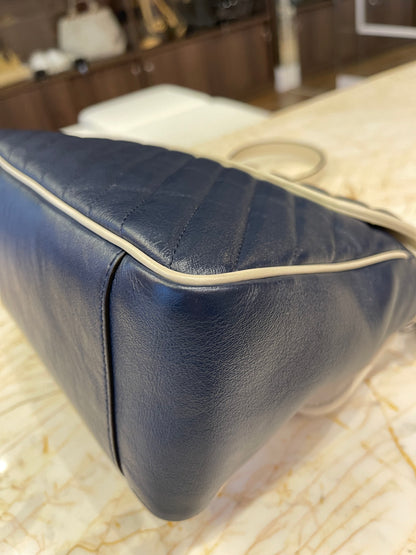 Gucci GG Marmont Matelassê Azul Marinho