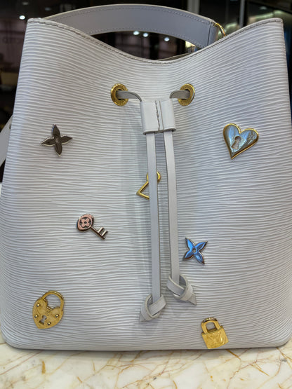 Louis Vuitton Néo Noé Love Lock em Couro EPI Branco