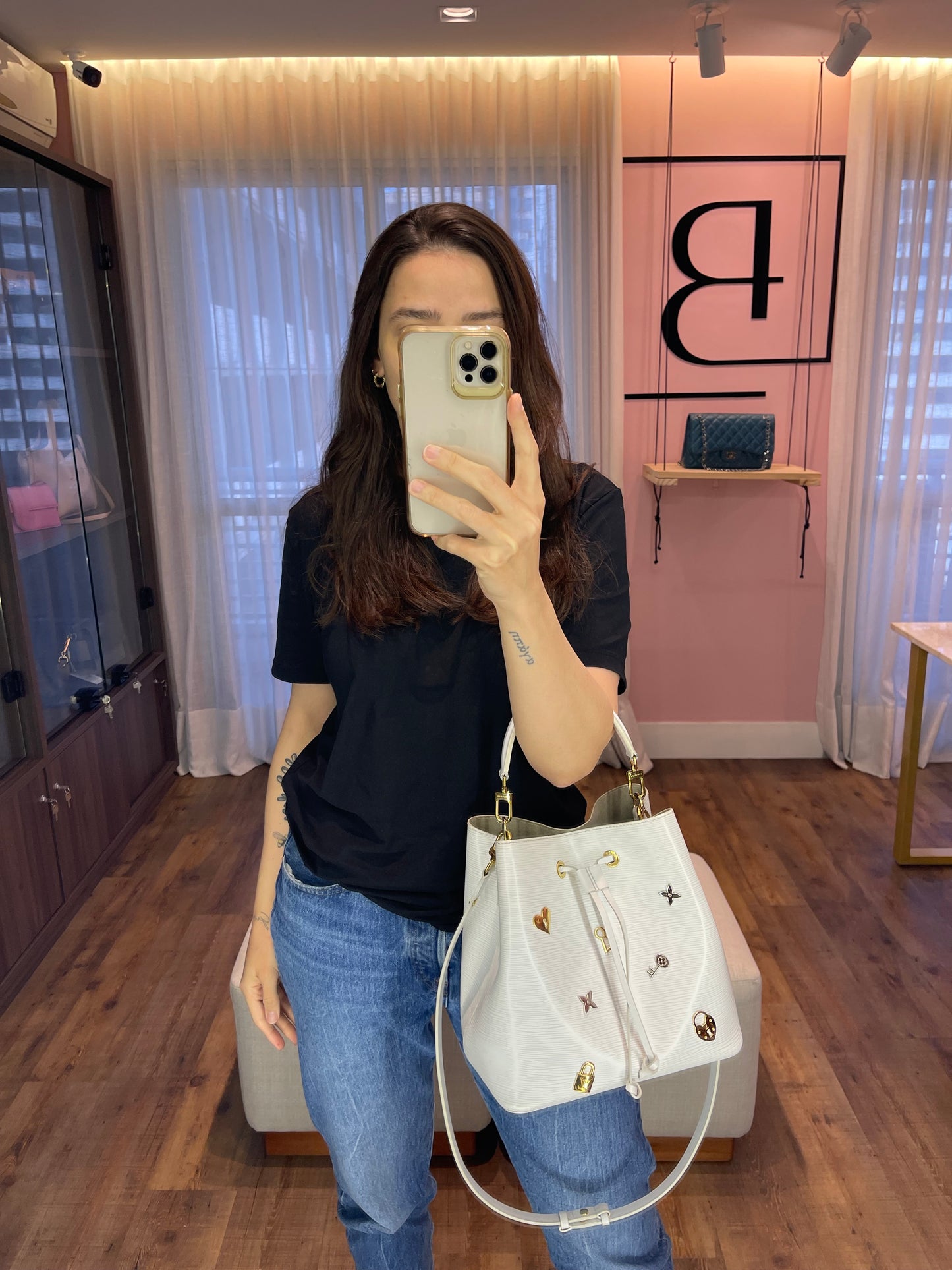 Louis Vuitton Néo Noé Love Lock em Couro EPI Branco