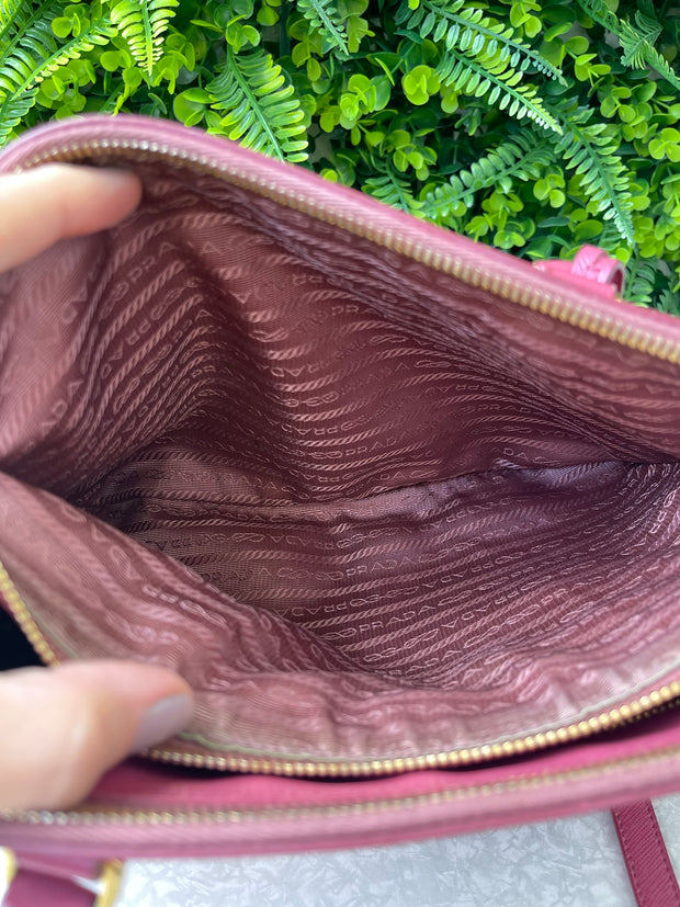 Prada Galleria Couro Saffiano Small Rosa