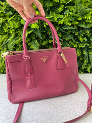 Prada Galleria Couro Saffiano Small Rosa