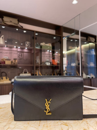 Saint Laurent Cassandre Leather Preto