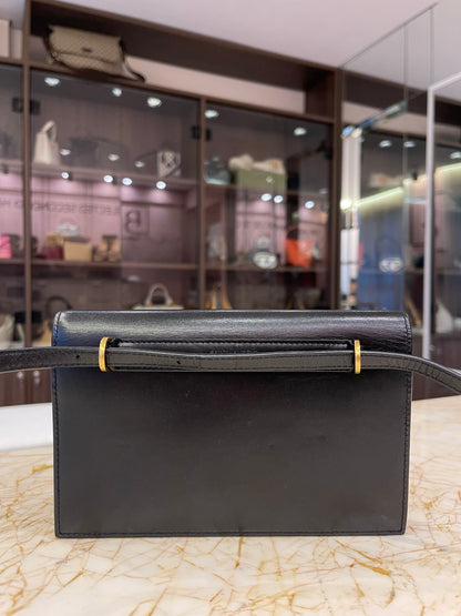 Saint Laurent Cassandre Leather Preto
