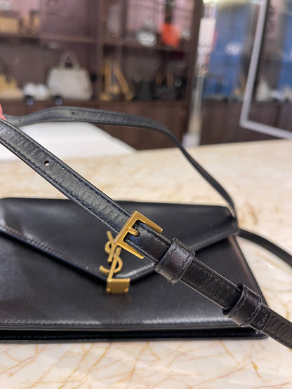 Saint Laurent Cassandre Leather Preto