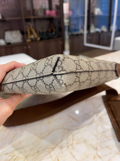 Gucci Messenger GG Supreme Bag