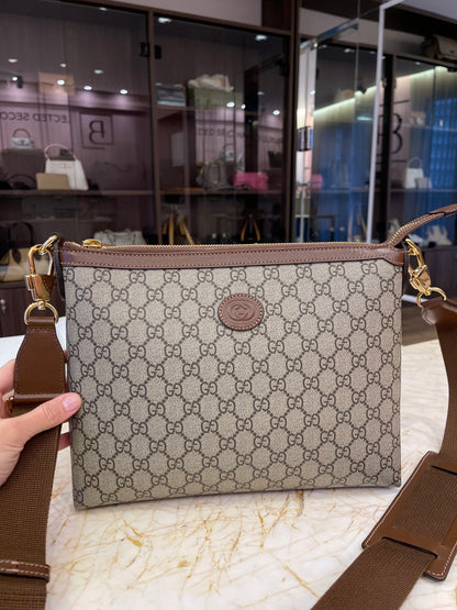Gucci Messenger GG Supreme Bag