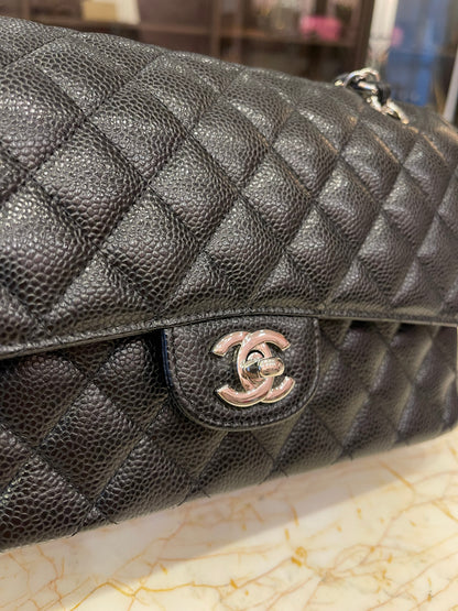 Chanel Classic Double Flap em Couro Caviar Preto
