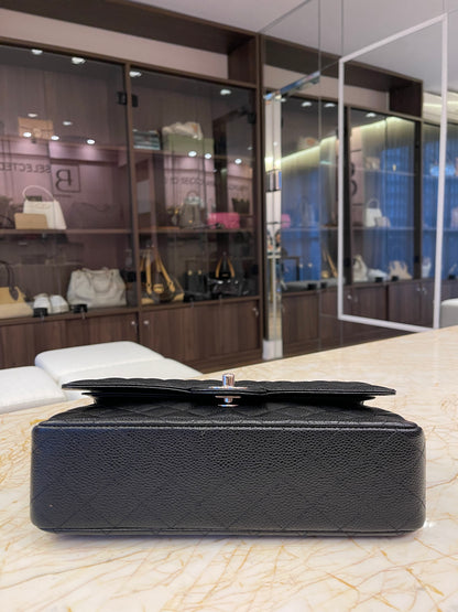 Chanel Classic Double Flap em Couro Caviar Preto