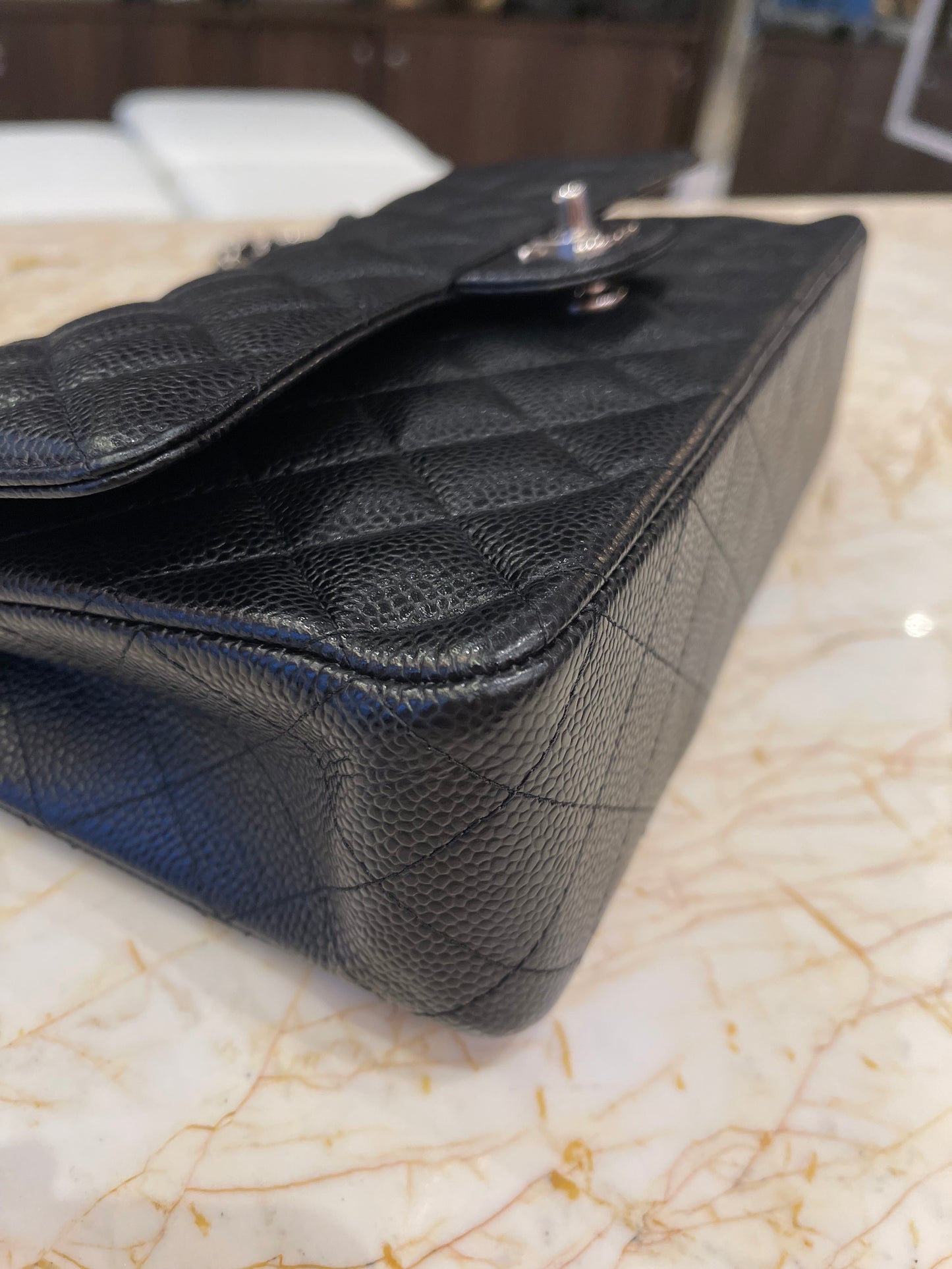 Chanel Classic Double Flap em Couro Caviar Preto