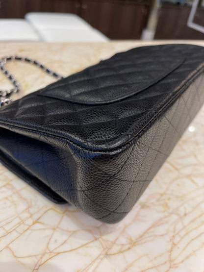 Chanel Classic Double Flap em Couro Caviar Preto