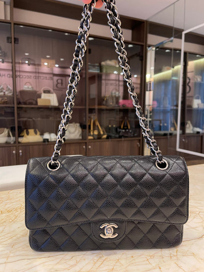 Chanel Classic Double Flap em Couro Caviar Preto