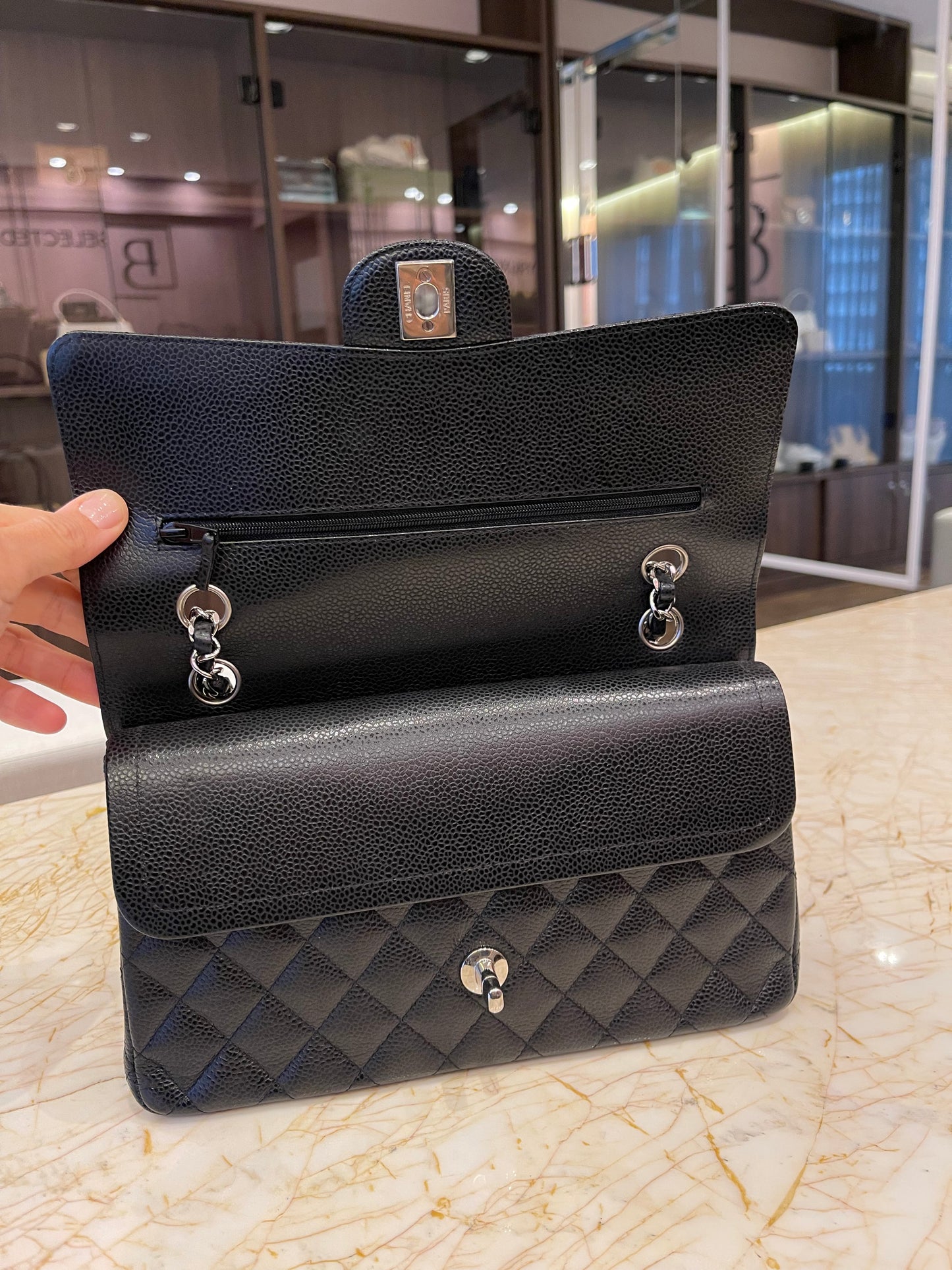 Chanel Classic Double Flap em Couro Caviar Preto