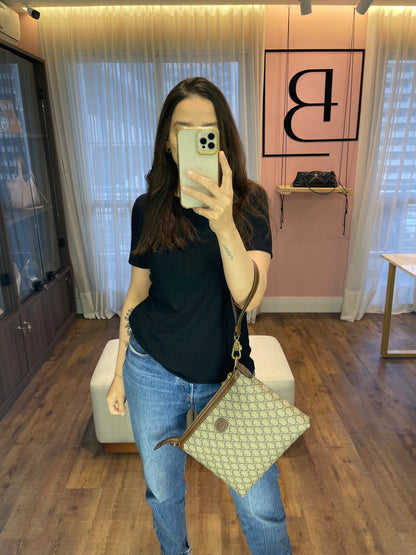 Gucci Messenger GG Supreme Bag