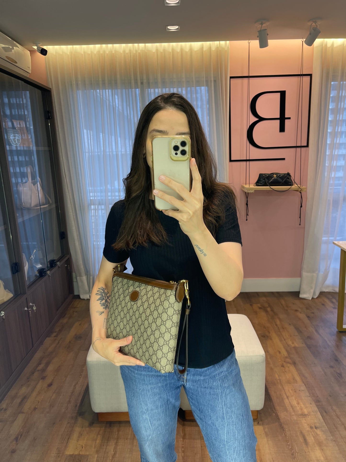 Gucci Messenger GG Supreme Bag