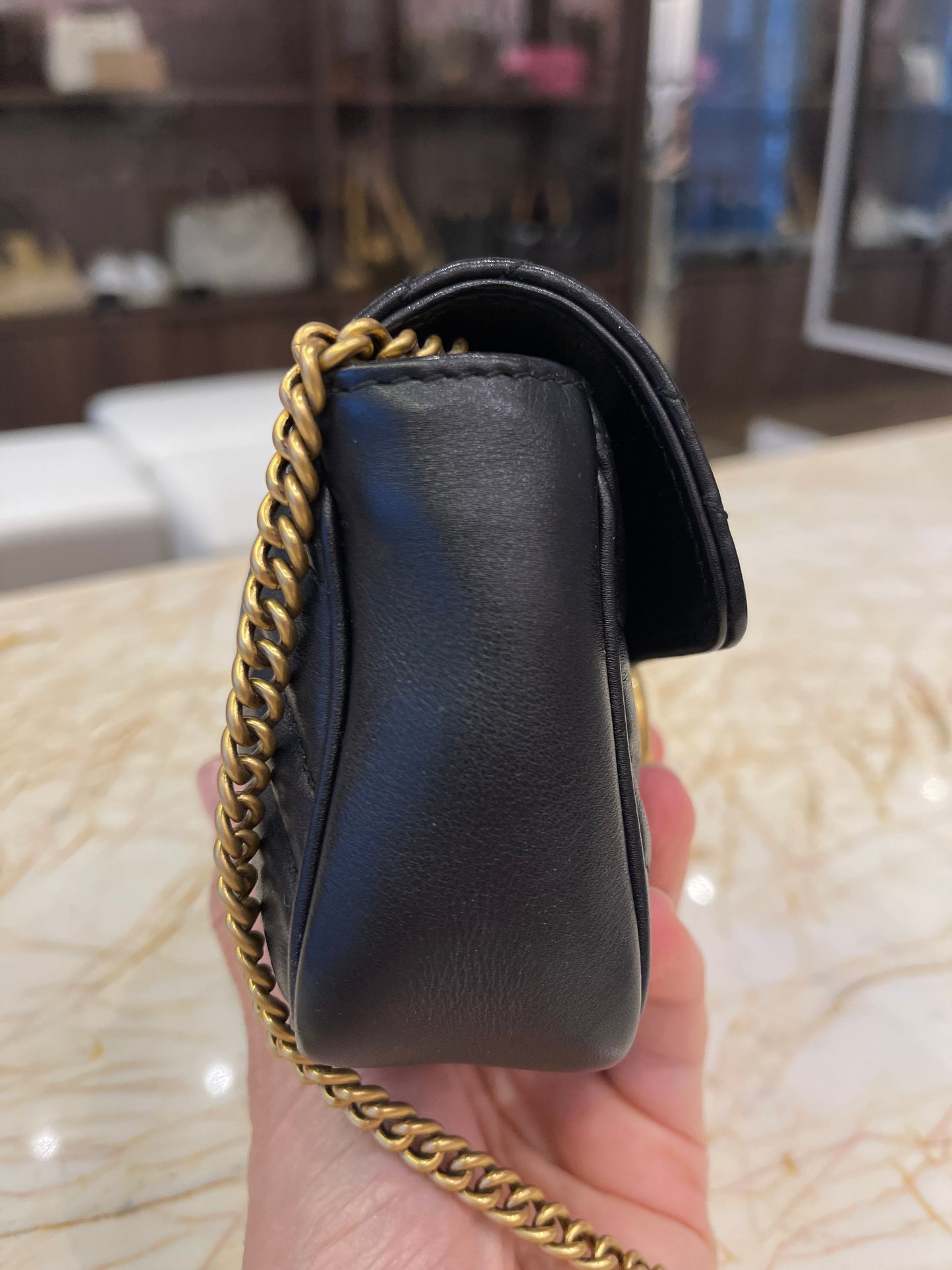 Gucci Mini Marmont em Matelassê Preto