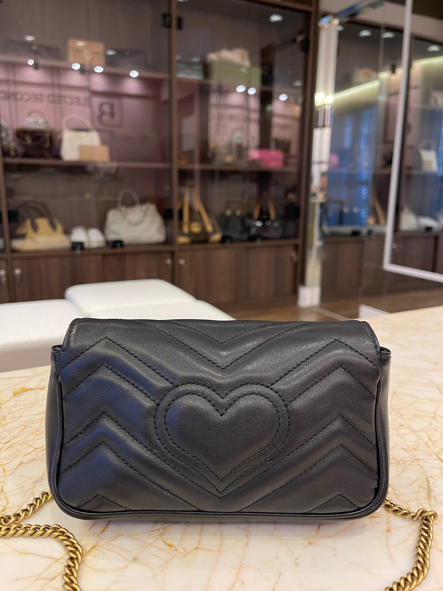 Gucci Mini Marmont em Matelassê Preto