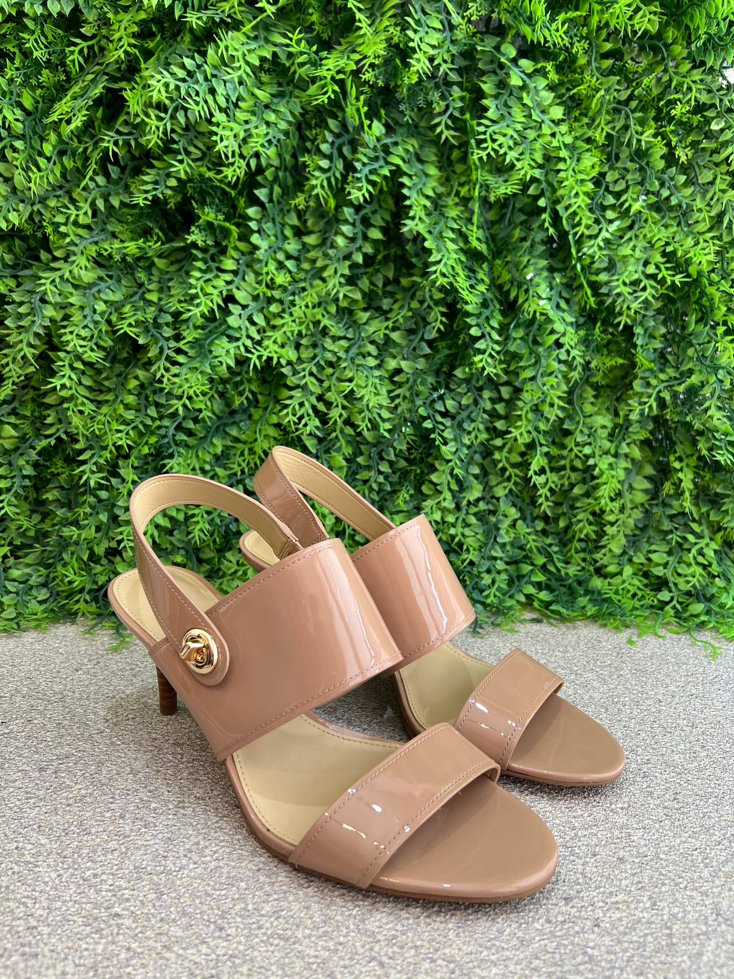 Sandália Coach Nude