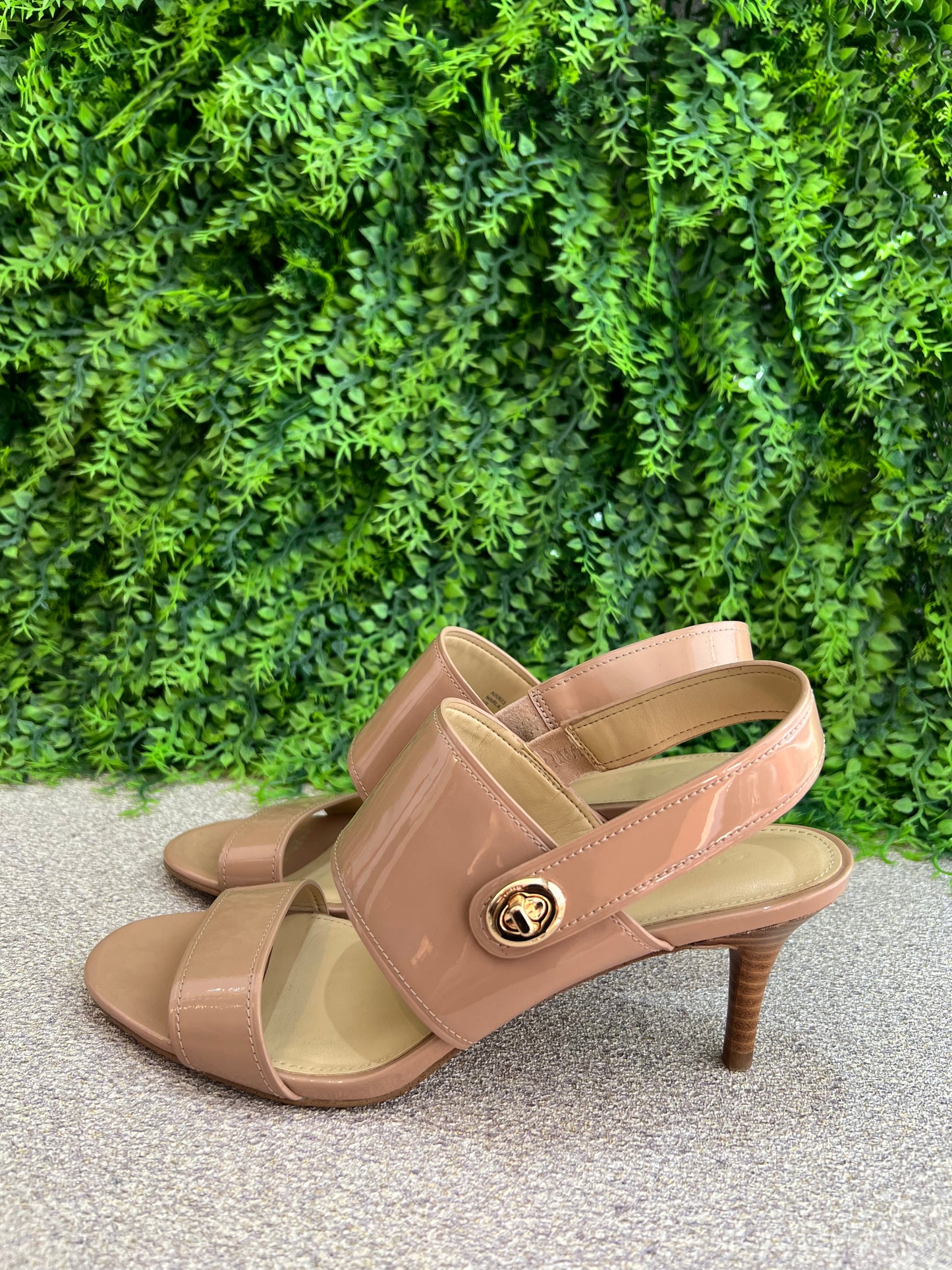 Sandália Coach Nude