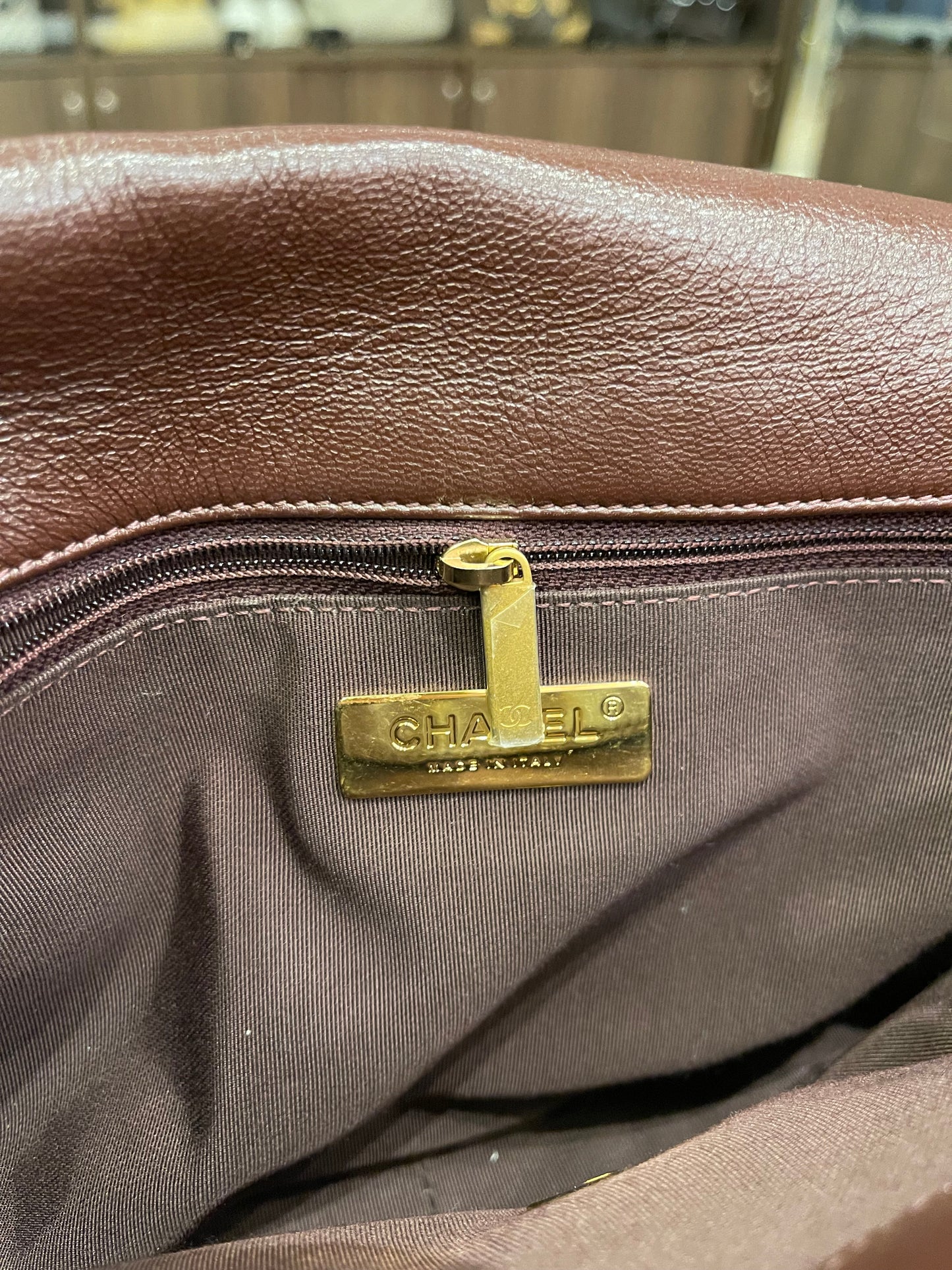 Chanel 19 em Couro Matelassê Vinho