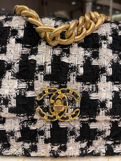 Chanel 19 Tweed Pied Poule