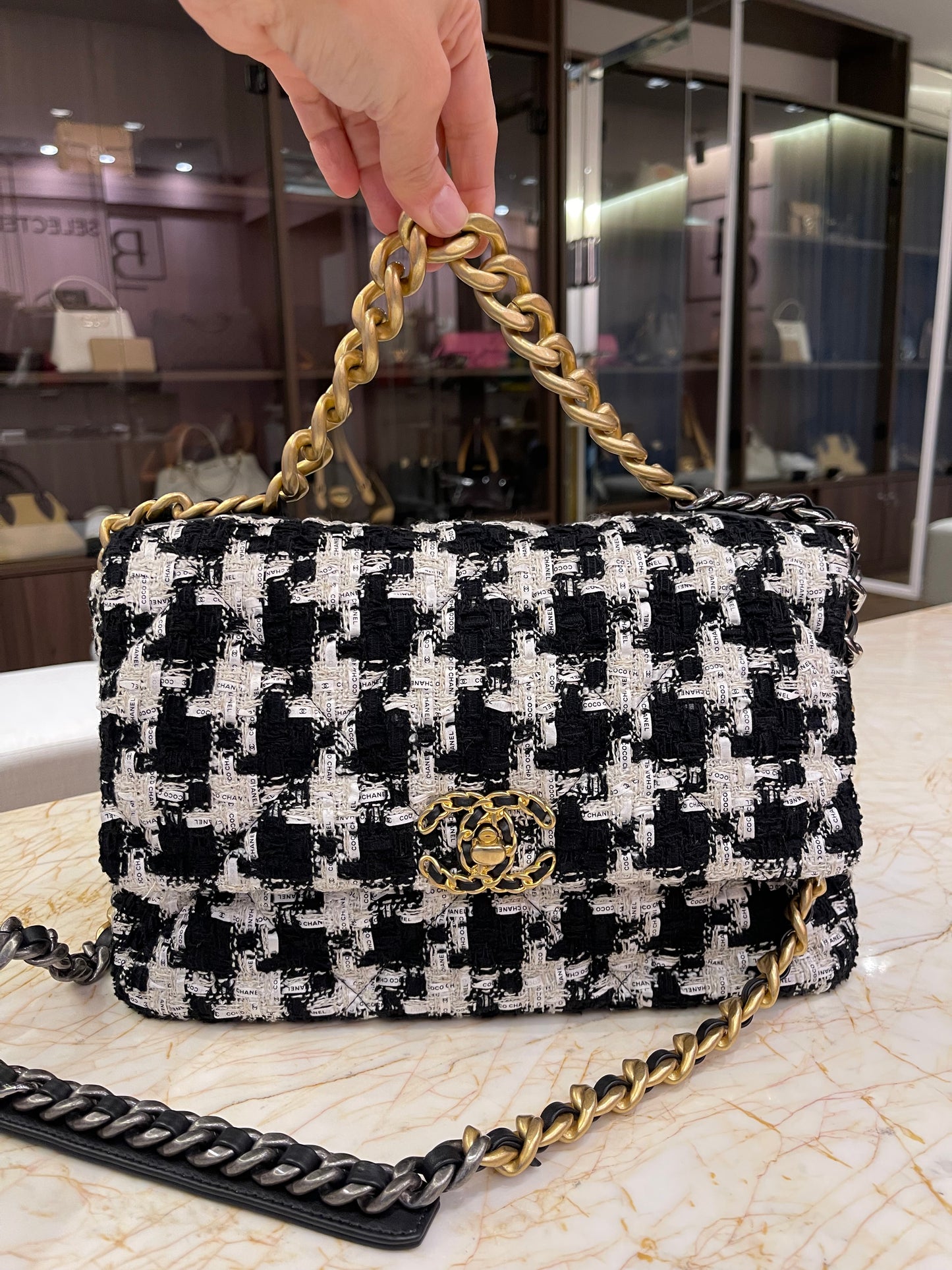Chanel 19 Tweed Pied Poule