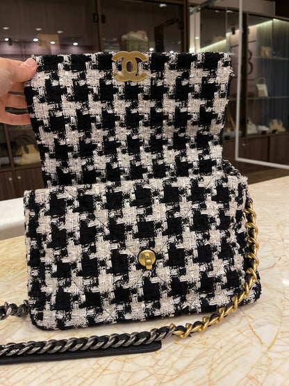 Chanel 19 Tweed Pied Poule