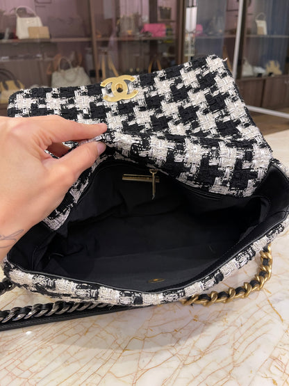 Chanel 19 Tweed Pied Poule