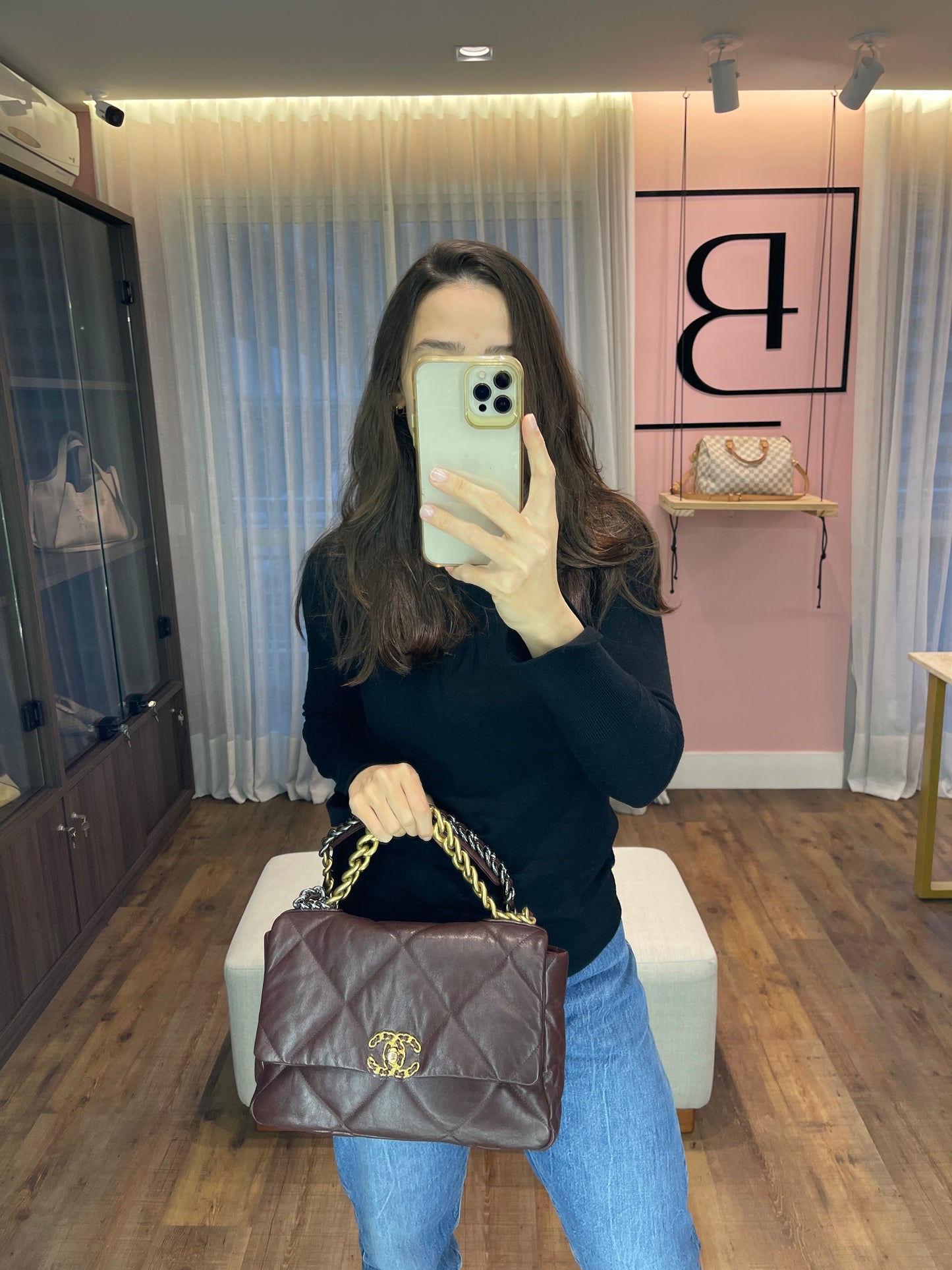 Chanel 19 em Couro Matelassê Vinho