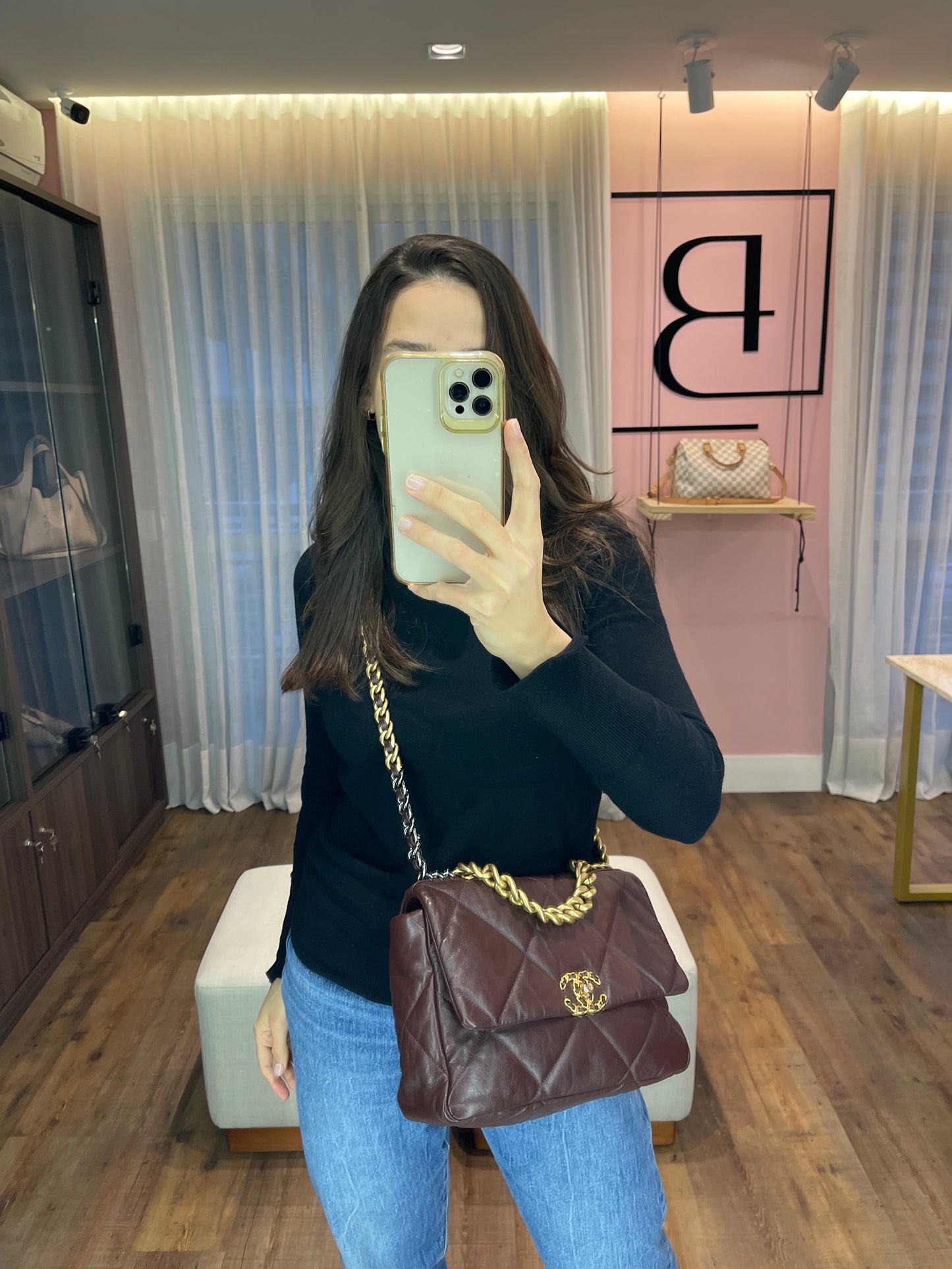 Chanel 19 em Couro Matelassê Vinho