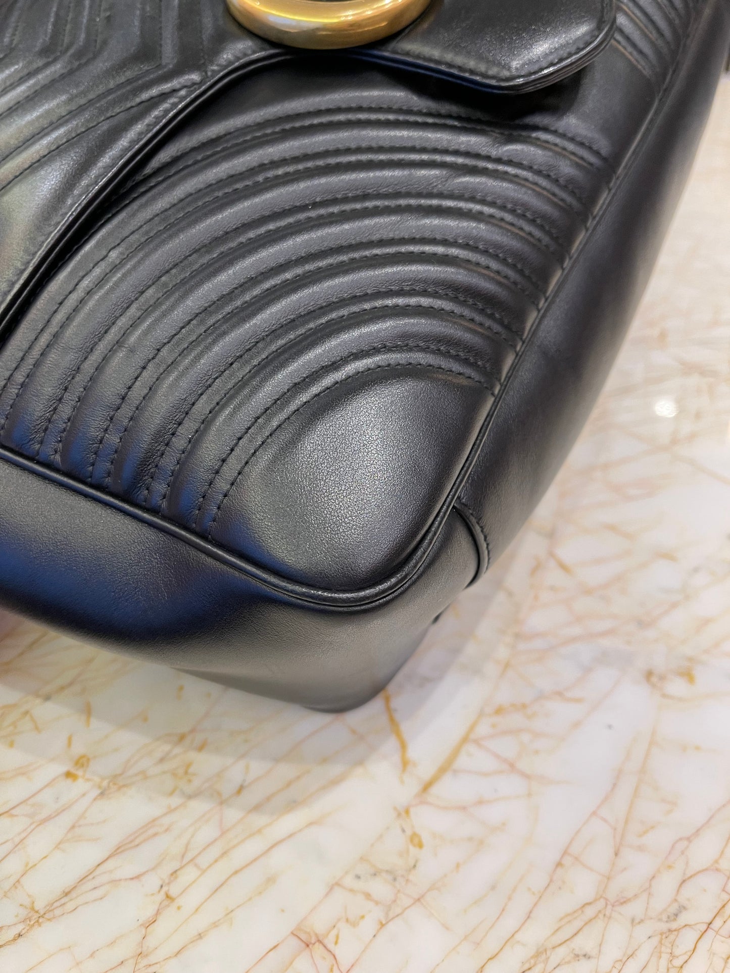 Gucci Marmont Large em Matelassê Preto