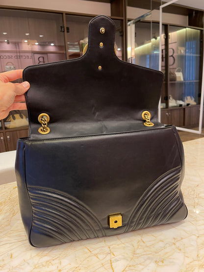 Gucci Marmont Large em Matelassê Preto