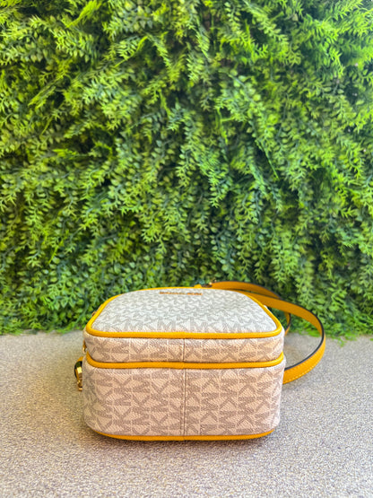 Michael Kors Transversal Monograma Amarelo