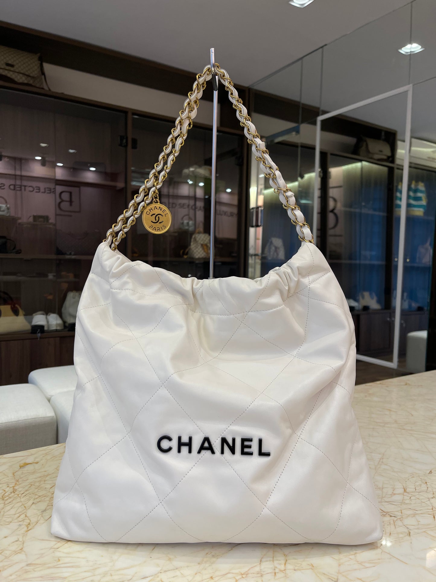 Chanel 22 em Couro Branco